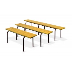 Chaise en bois 4 pieds